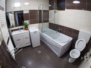 Проживание в семье Casa Mos Сибиу Стандартный двухместный номер с 1 кроватью и общей ванной комнатой-10